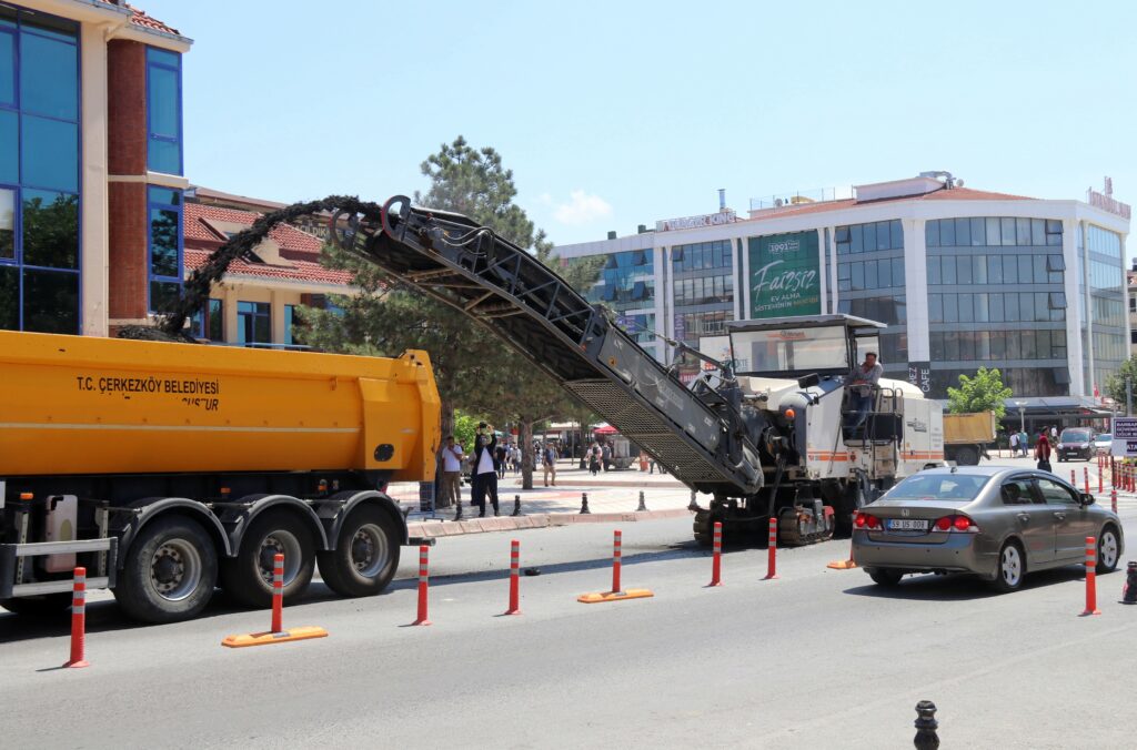 Atatürk ve Öztrak Caddeleri